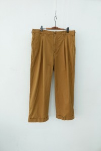 TRANS CONTINENTS - loose fit chino(32)