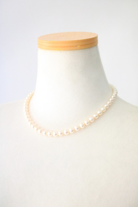 silver &amp; pearl necklace