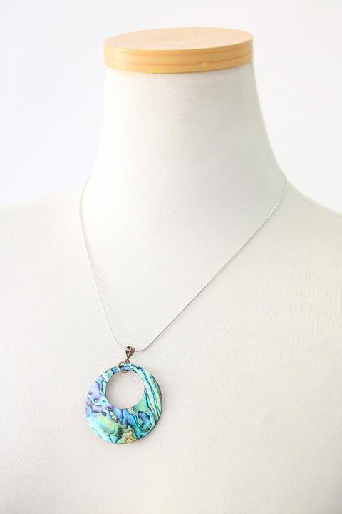shell pendant necklace