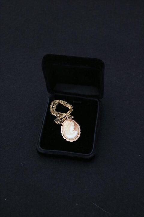 LOTALY - 18k GP cameo necklace