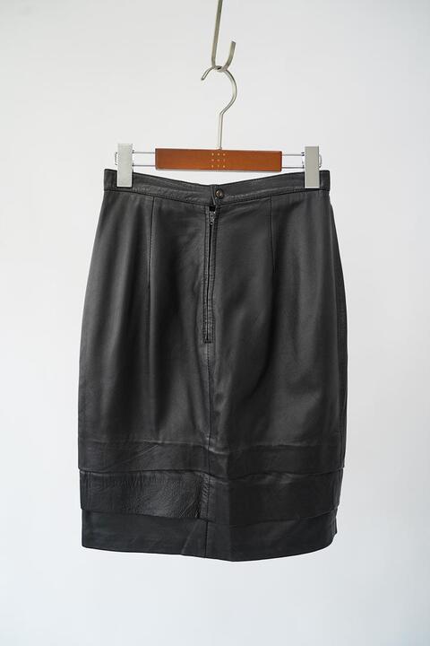 80&#039;s A.V.R.I.G.A by FABIO FERRETTI made in italy - women&#039;s leather skirt (24)