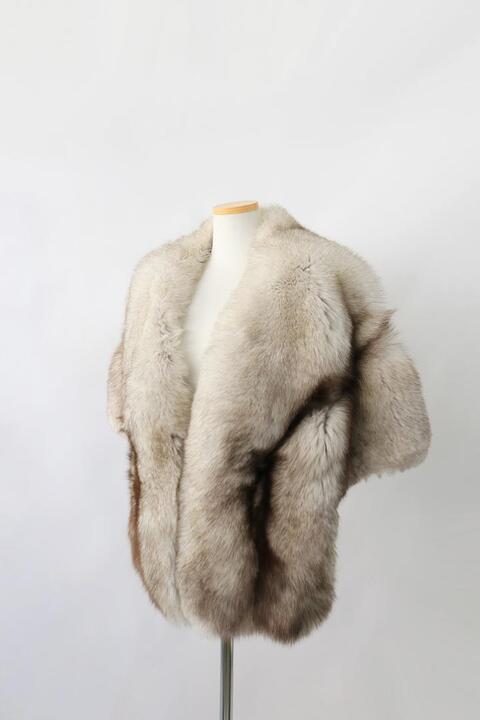 HASHIRA - fox fur shawl