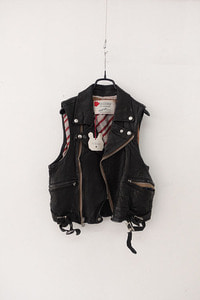 HOLIDAY - leather vest