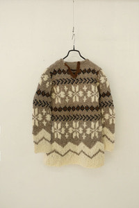 hand made nordic knit