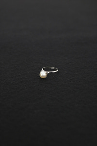 pearl &amp; 925 silver ring