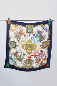 GUCCI made in italy - pure silk scarf