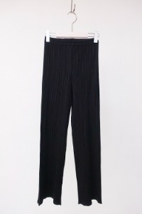 PLEATS PLEASE by ISSEY MIYAKE ()