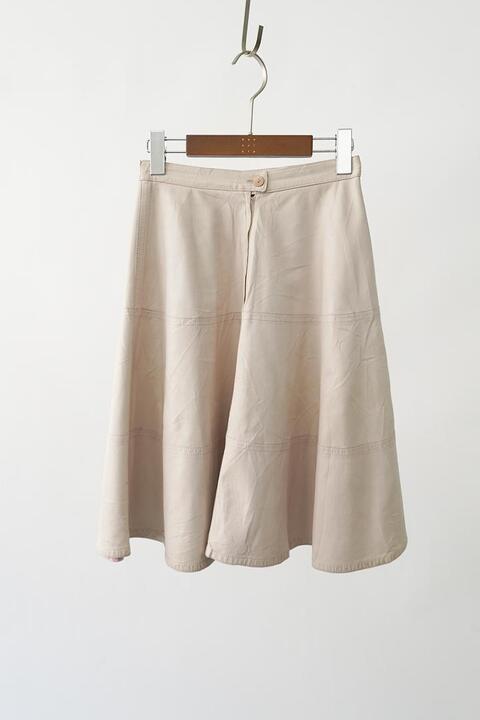 80&#039;s VALENTINO BOUTIQUE made in italy - women&#039;s leather skirt (25)