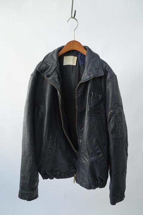 80&#039;s vintage italy leather jacket
