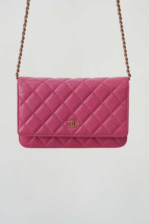 CHANEL made in france - cavier leather  pink woc