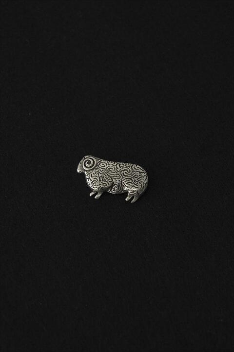 vintage lambs pin