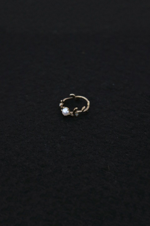 pearl &amp; silver ring