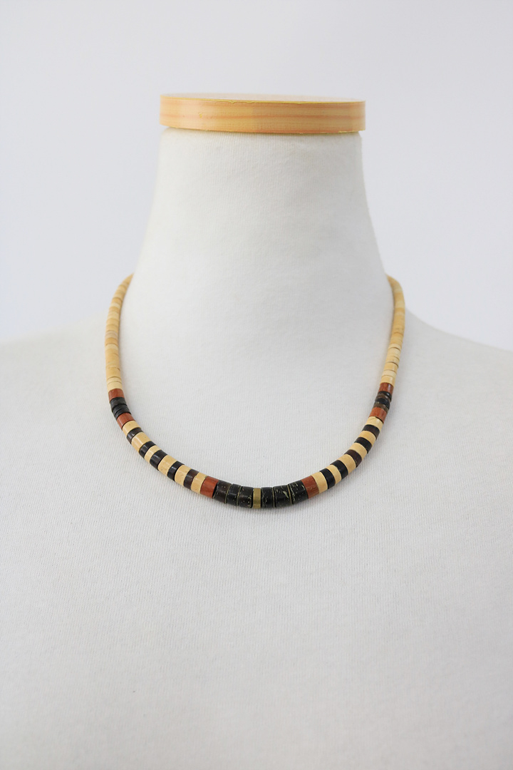 vintage santo domingo&#039;s beads necklace